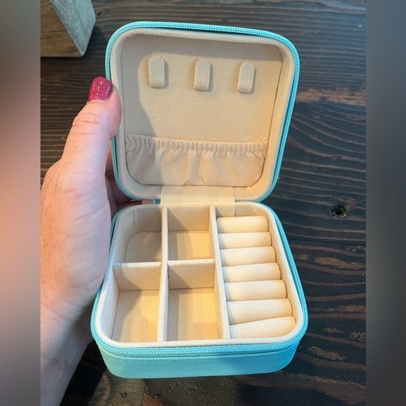 Light Blue Travel Jewelry Box Zip Around Closure New in Package - Picture 1 of 5